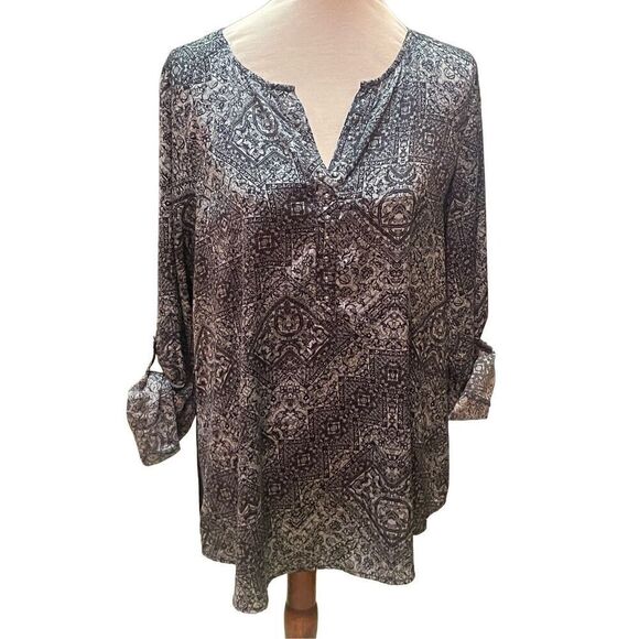 Rock & Republic Gray & Black Long Sleeve Geometric Design High/Low V-Neck Tunic/ - Picture 14 of 16